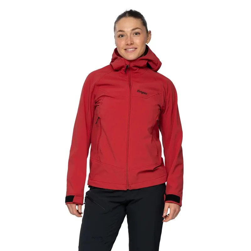 Bergans Vaagaa Softshell Jacket Hood W Crims Red Knallerangebot