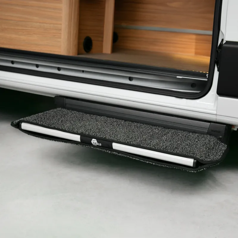 Kracherpreis your GEAR Mantua Fußmatte für Wohnmobil Trittstufe - Teppich Stufenmatte für Stufe 70,5 x 26 cm