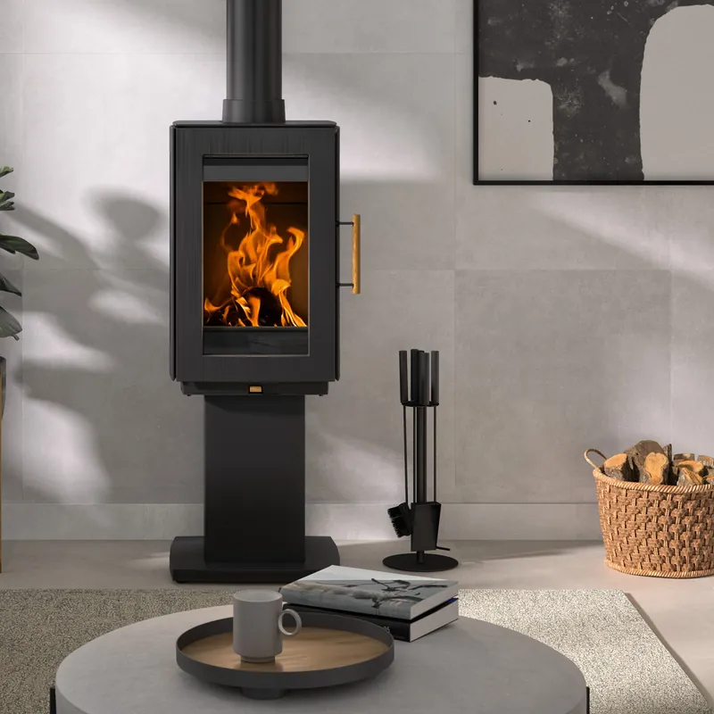 Hergom Glow Kaminofen Gusseisen Schwarz mit Standfuß Markenware