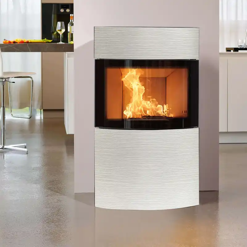 Begrenztes Angebot Austroflamm Fynn Xtra 2.0 Kaminofen Stahl schwarz / Keramik Rille Weiß