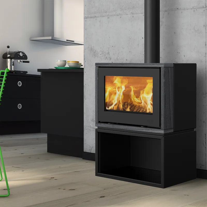 Begrenztes Angebot Lotus Kaminofen Style 370 ohne Sockel schwarz/ Indian Night, RR hinten od. RR oben / optional Griffvarianten